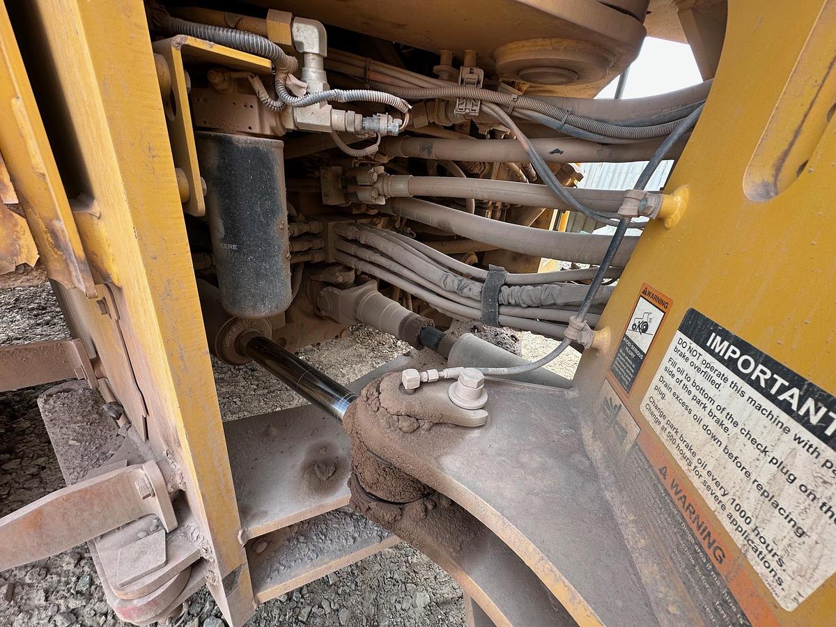 Used 2020 DEERE 744L