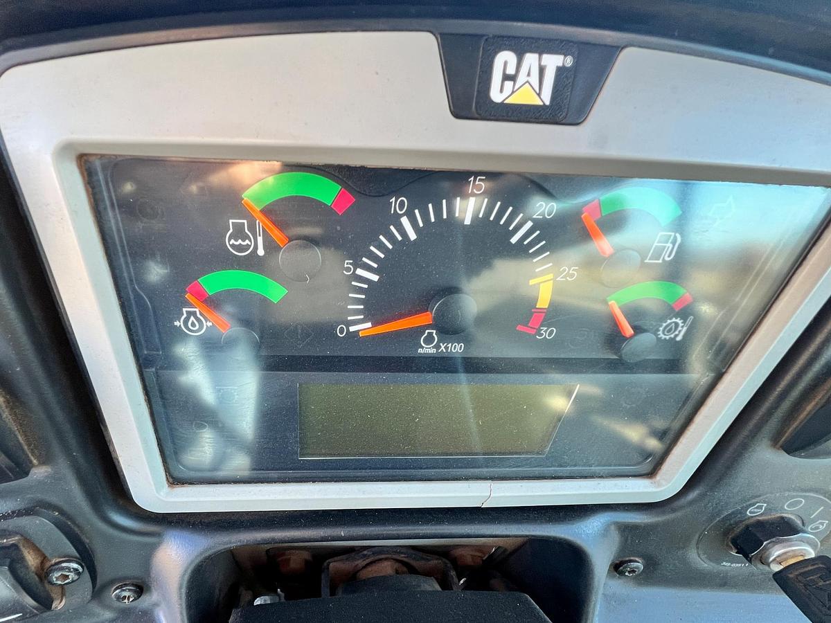 Used 2011 CATERPILLAR 740B Ej