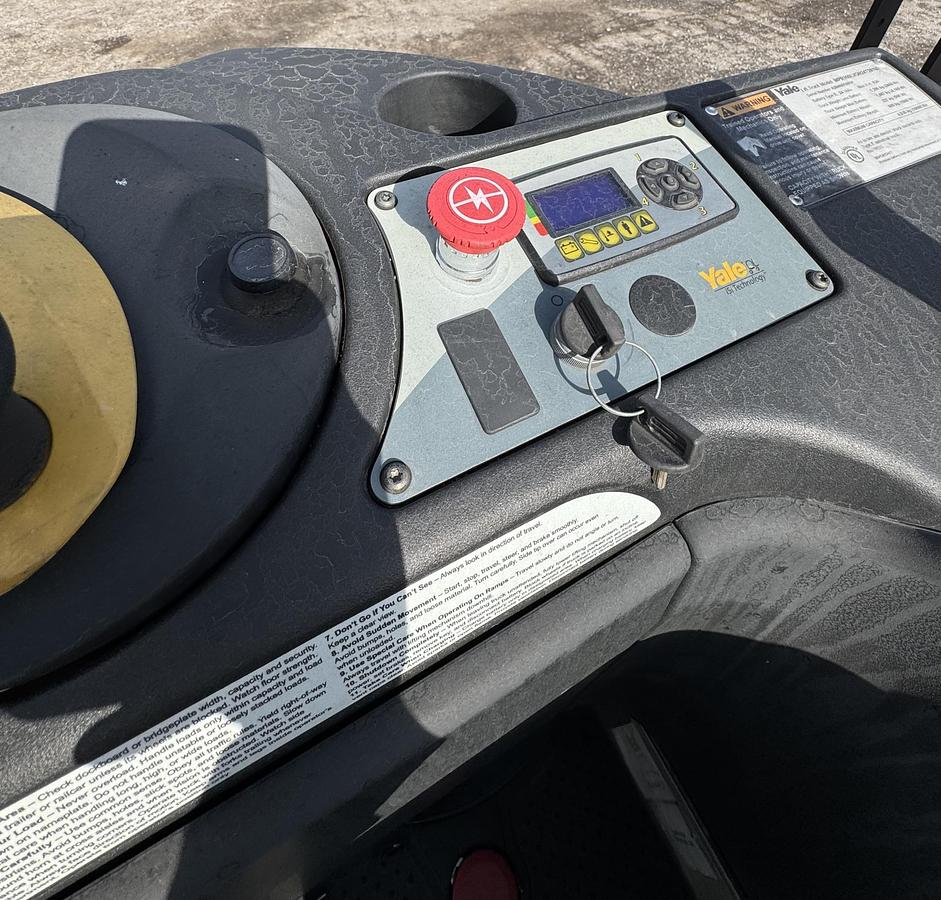 Used 2016 YALE Lift Truck Model