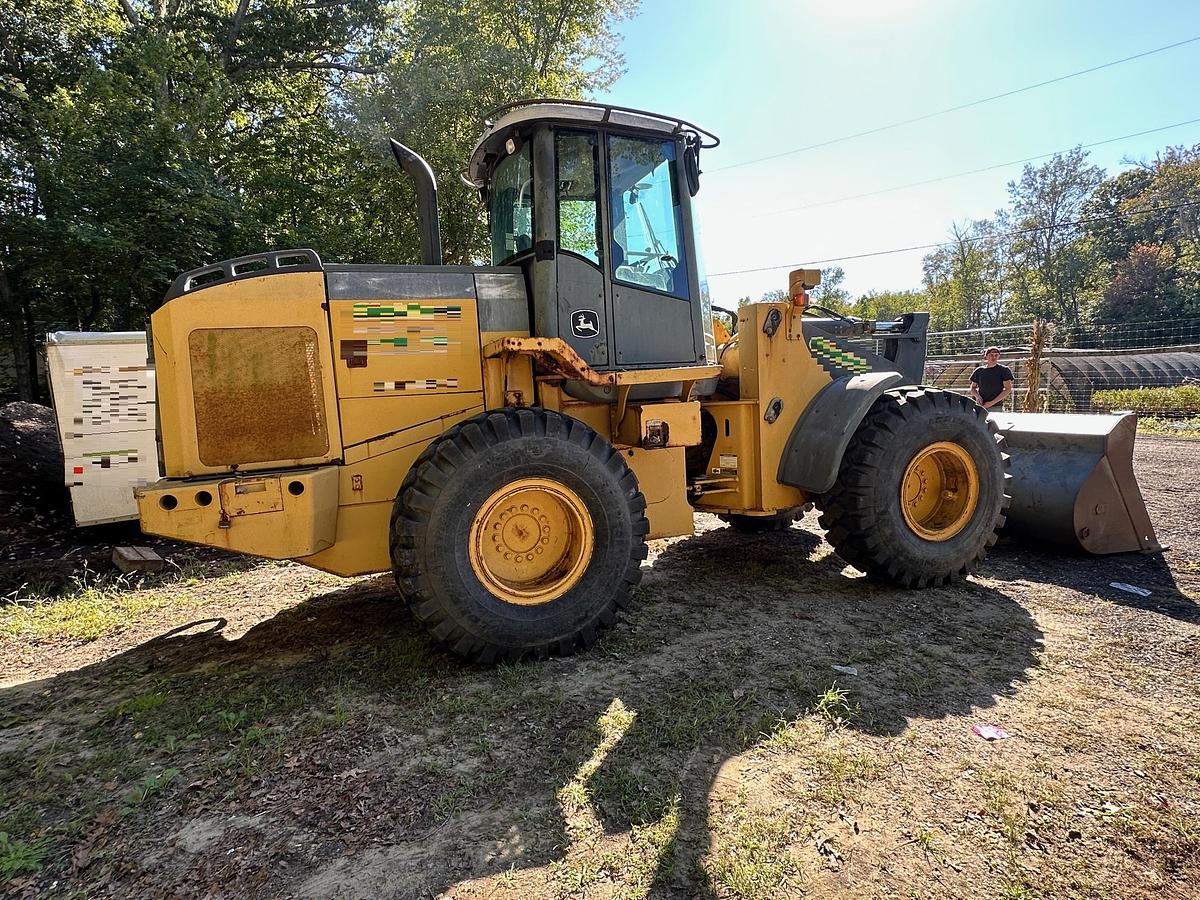 Used 2005 DEERE 624J