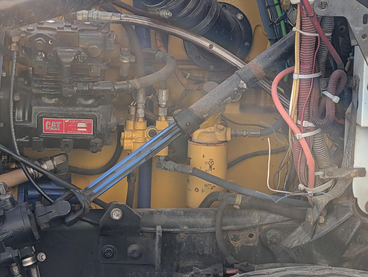 Used 2015 CATERPILLAR CT660 S