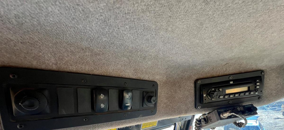 Used 2011 CATERPILLAR 740B Ej