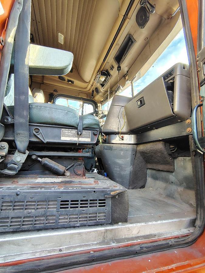 Used 1998 INTERNATIONAL 9300