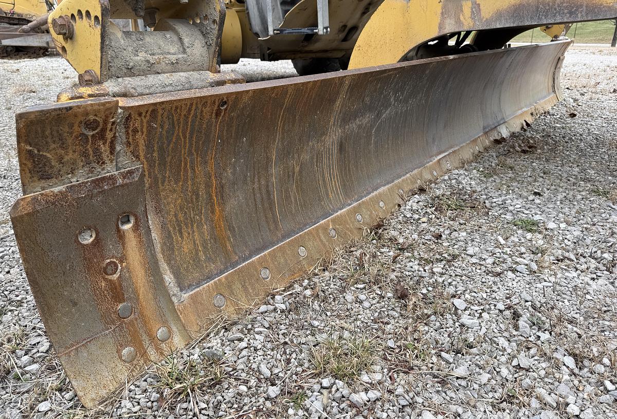 Used 2008 CATERPILLAR 140M VHP
