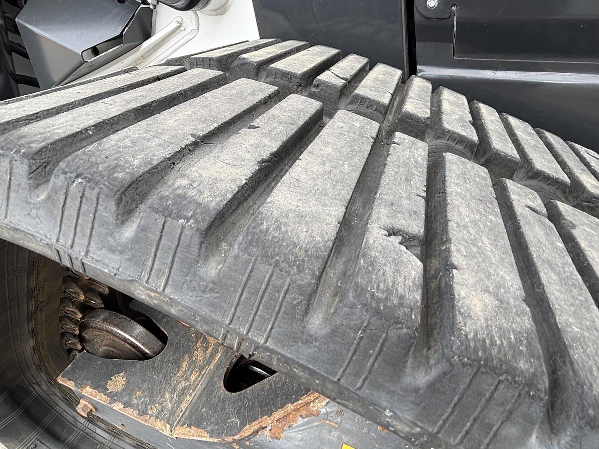 Used 2022 BOBCAT T76