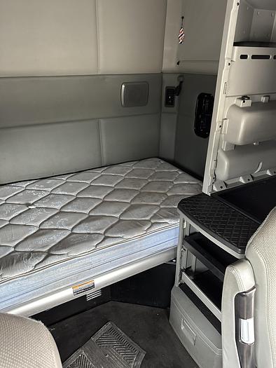 Used 2017 KENWORTH T680