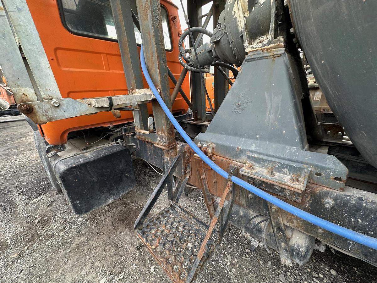 Used 2001 MACK DM690S