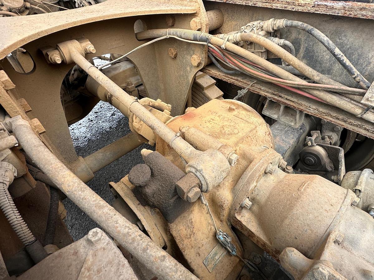 Used 2005 MACK Granite CV713