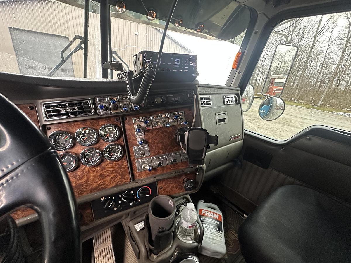 Used 2002 KENWORTH T800