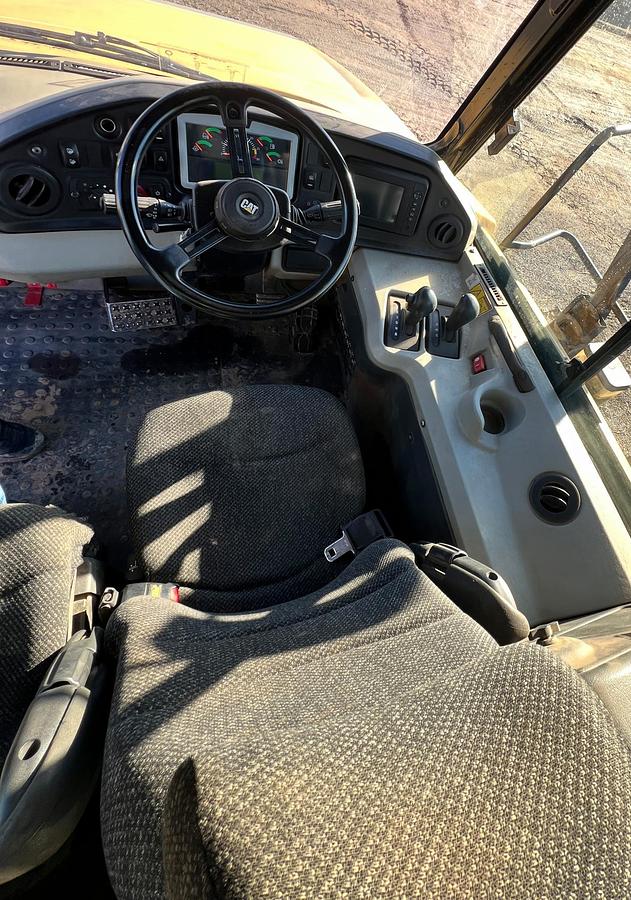 Used 2011 CATERPILLAR 740B Ej