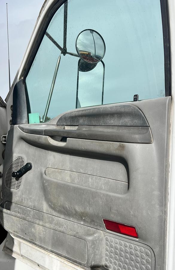 Used 2004 FORD F650 SD