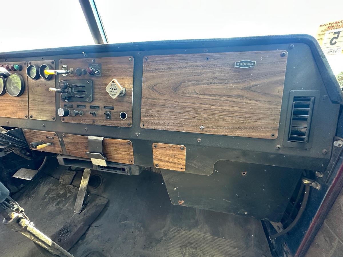 Used 1986 AUTOCAR DK64