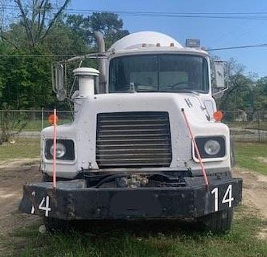Used 1998 MACK DM690S