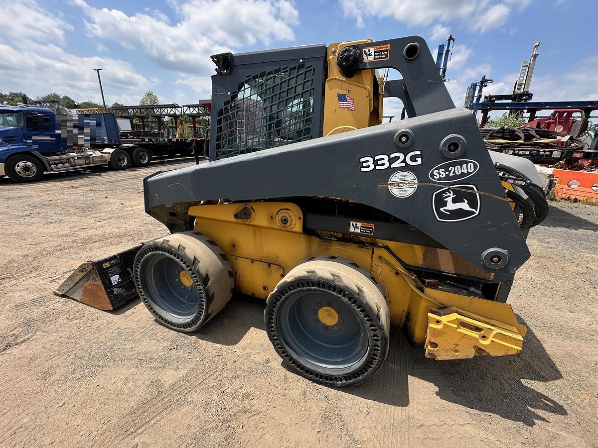 Used 2017 DEERE 332G