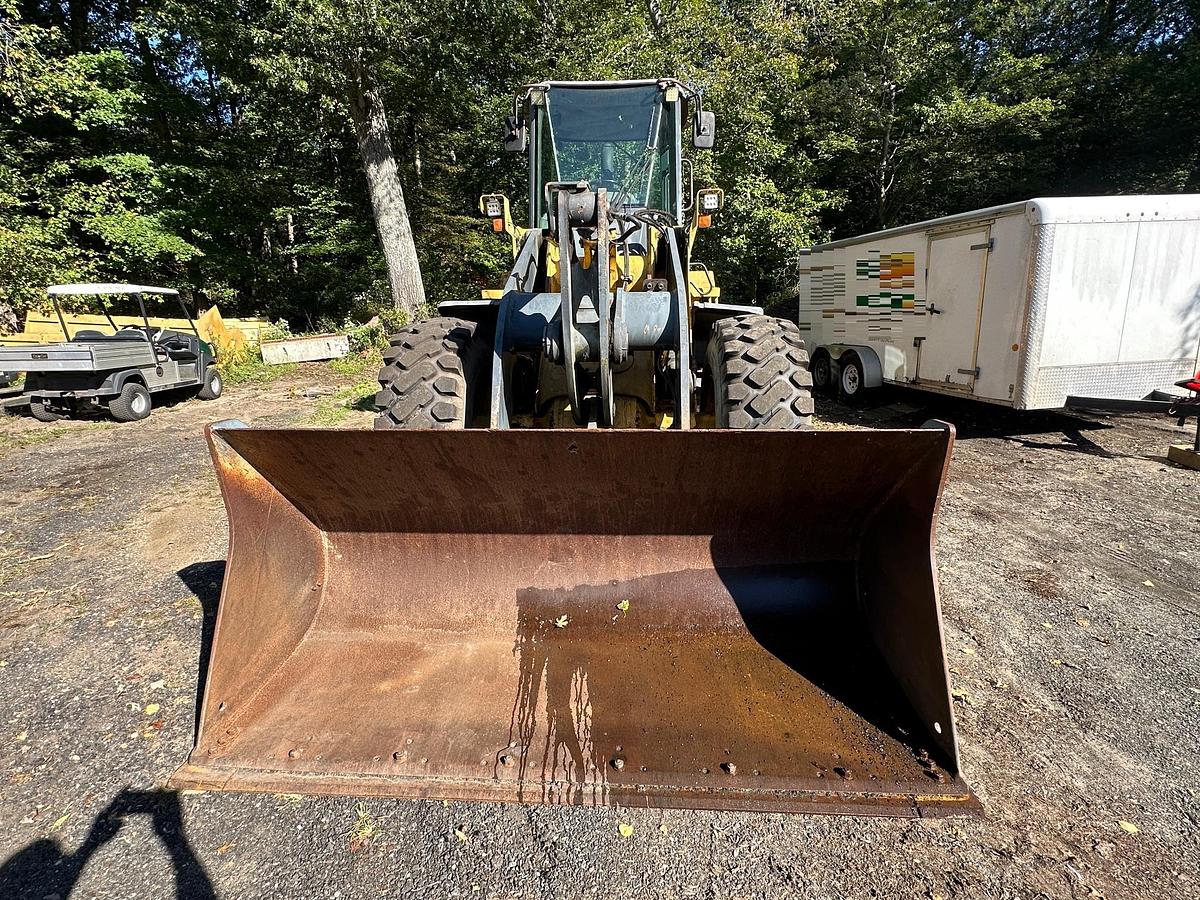 Used 2005 DEERE 624J