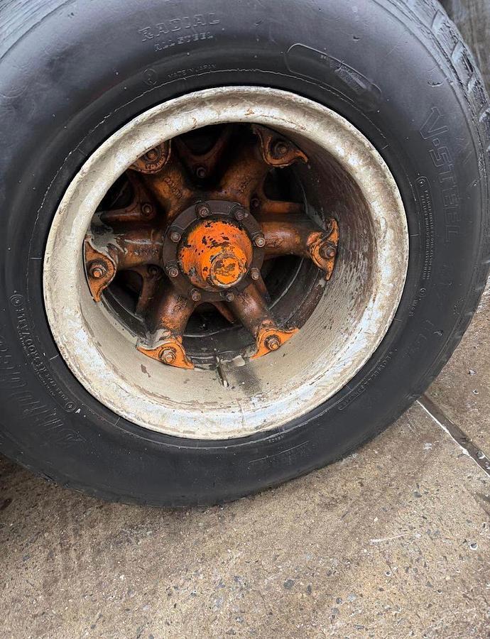 Used 2005 MACK CV713