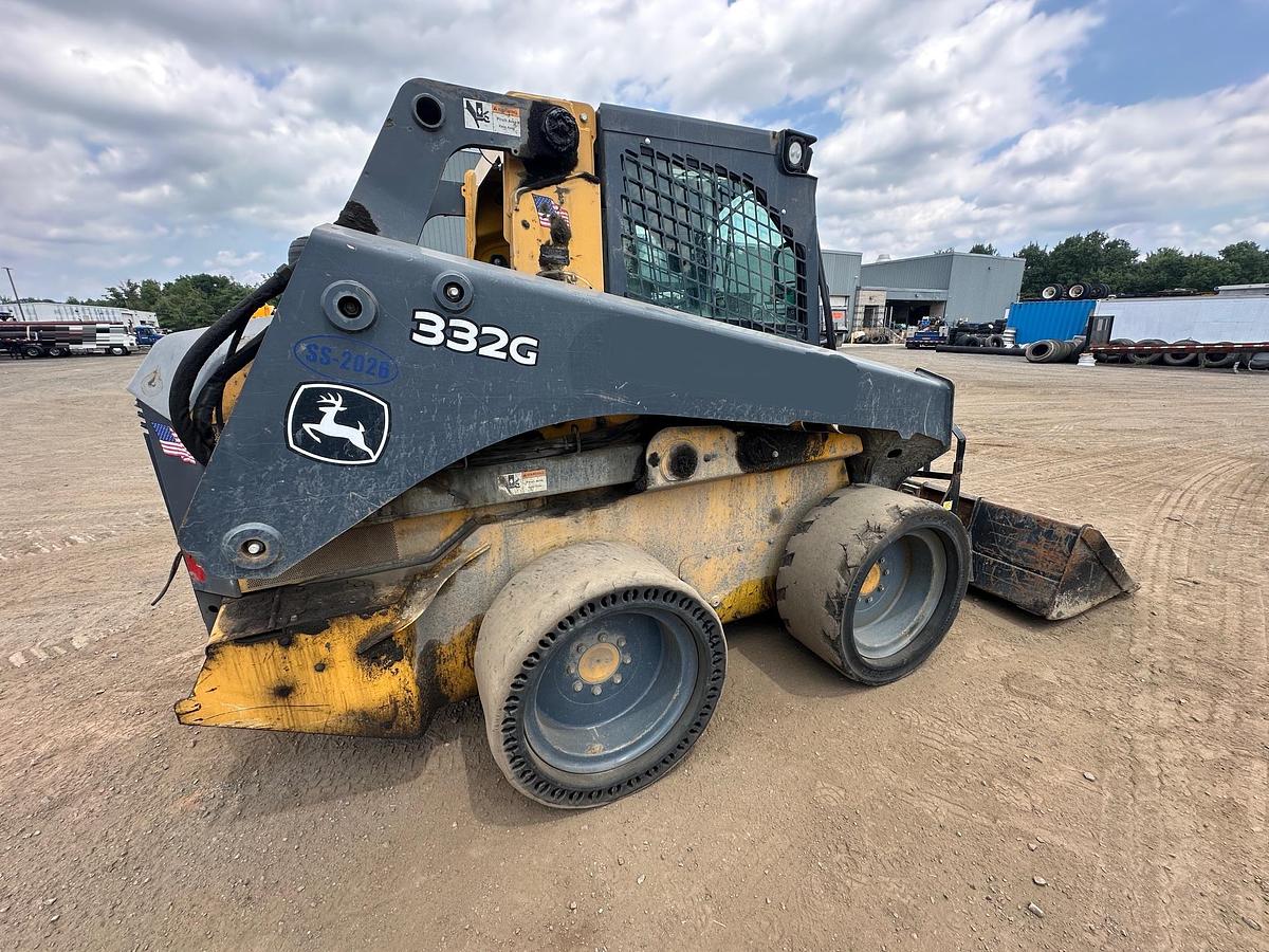 Used 2017 DEERE 332G