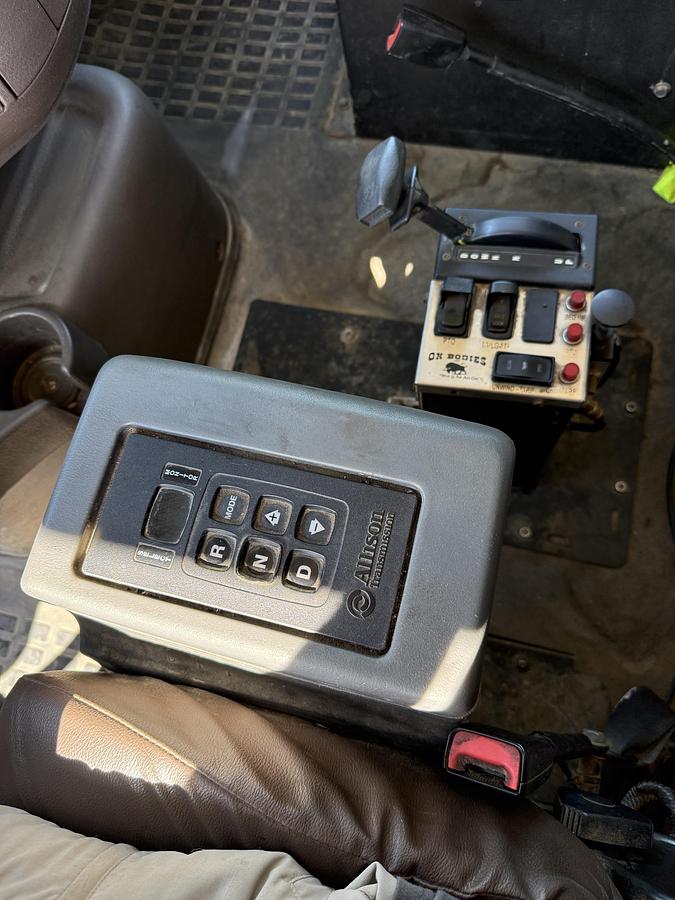 Used 2016 VOLVO VHDNC64RN