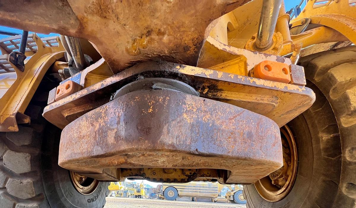 Used 2011 CATERPILLAR 740B Ej