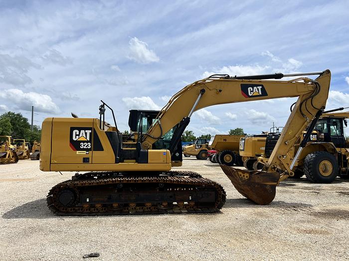 Used 2018 CATERPILLAR 323