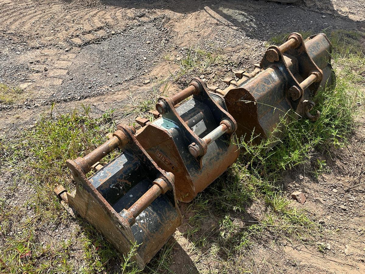 Used 2017 CATERPILLAR 305.5E2 CR