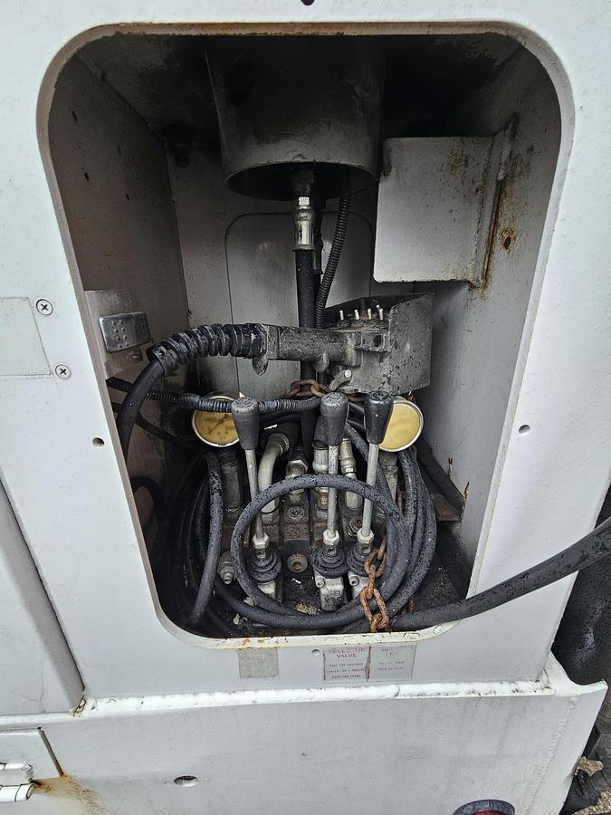 Used 2009 LIFTMOORE 2550