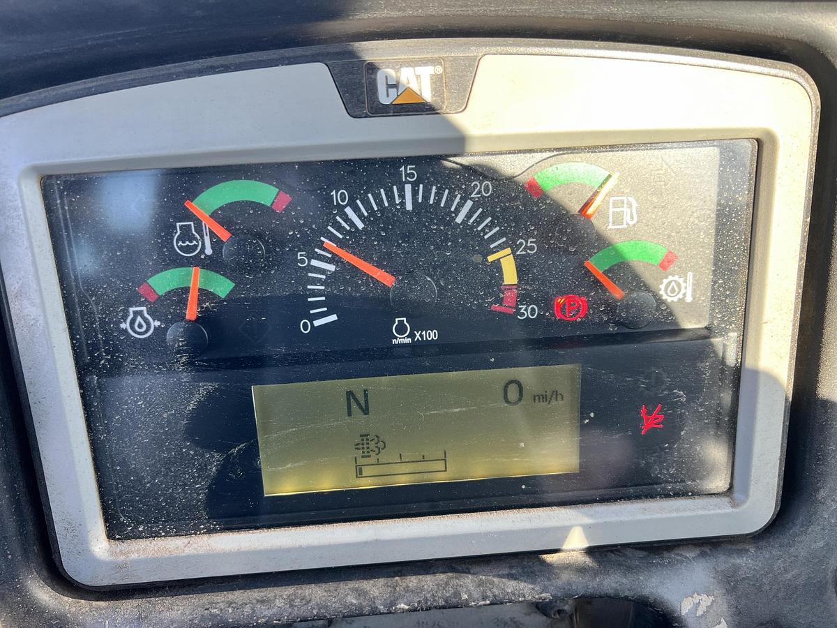 Used 2015 CATERPILLAR 740B