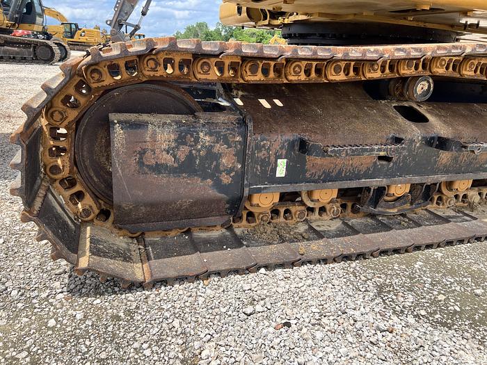 Used 2018 CATERPILLAR 323