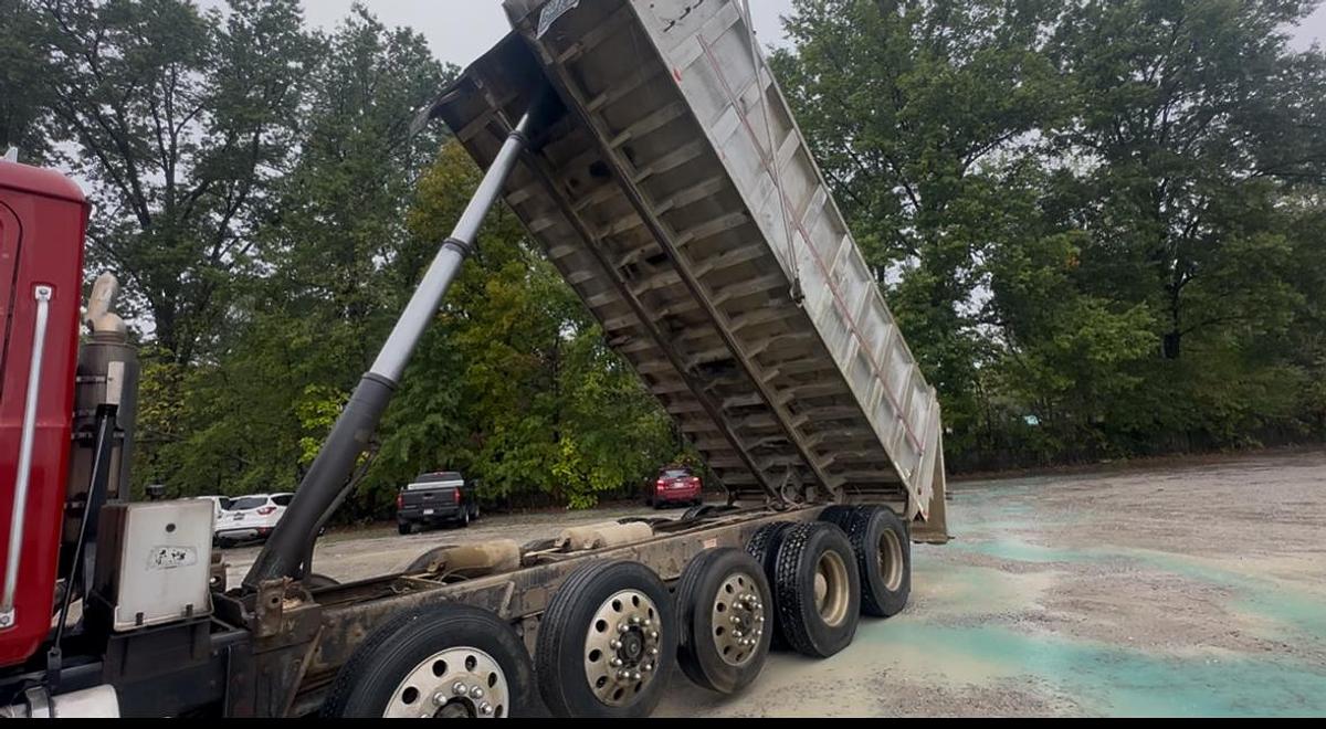 Used 1999 MACK CL713