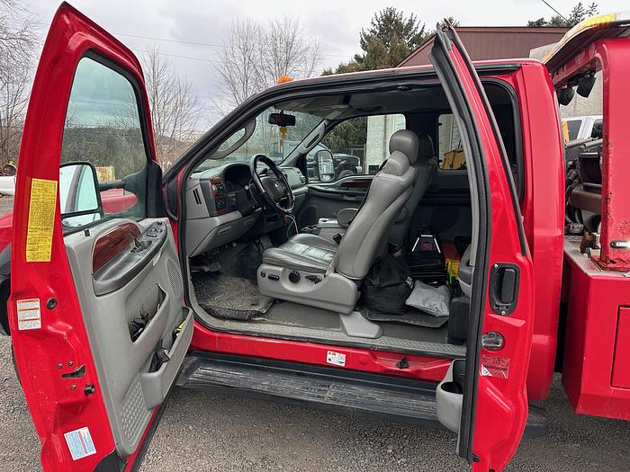 Used 2006 FORD F550 Lariat Wrecker
