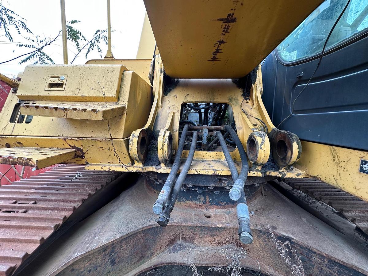 Used 2005 DEERE 330C LC