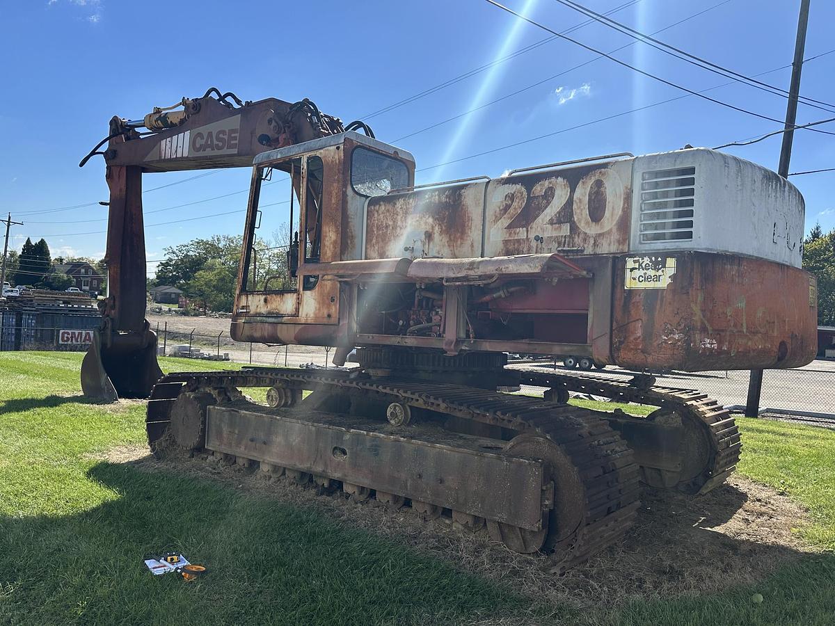 Used 1984 CASE POCLAIN 220CKNA