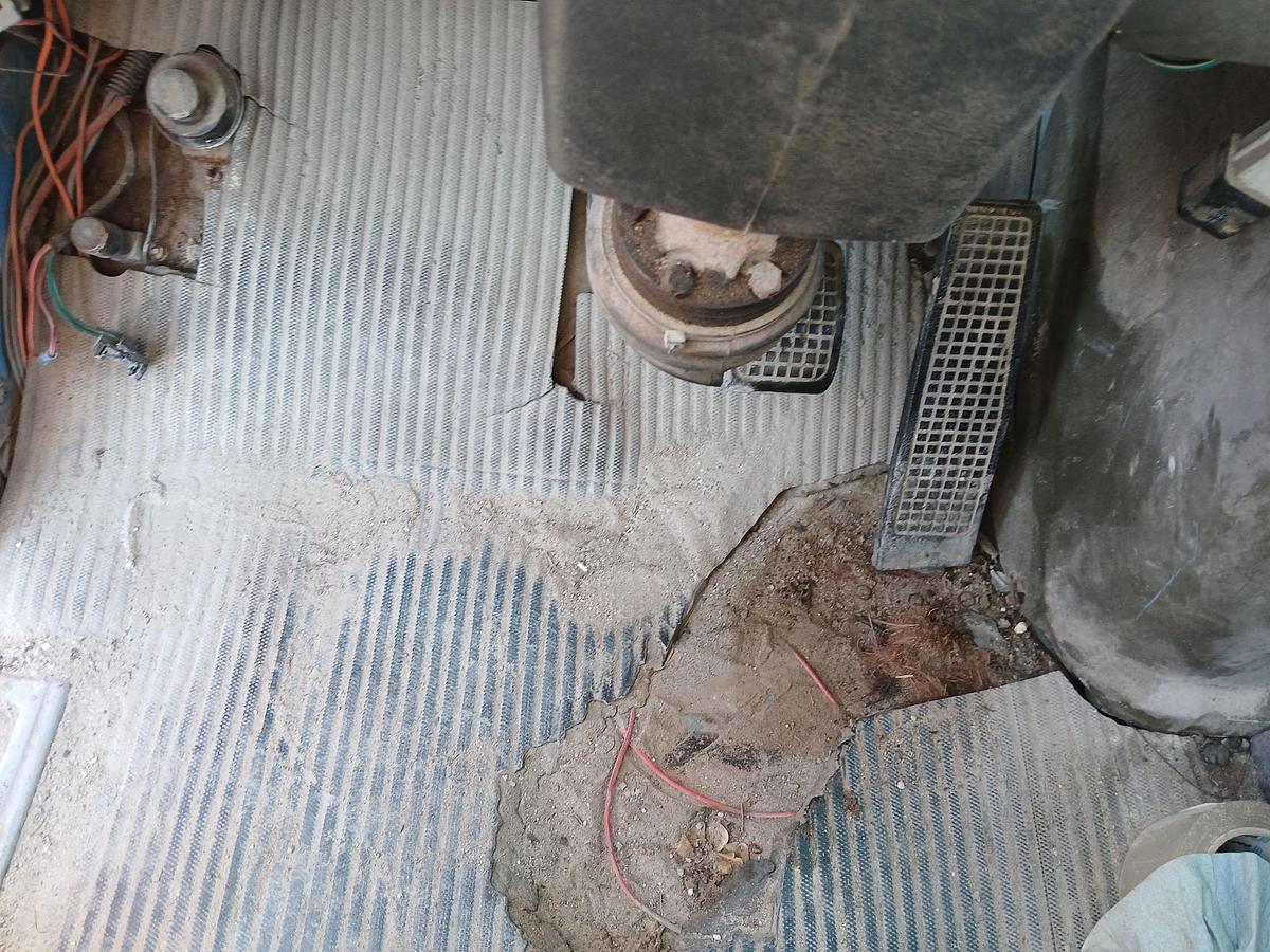 Used 1991 FORD L8000