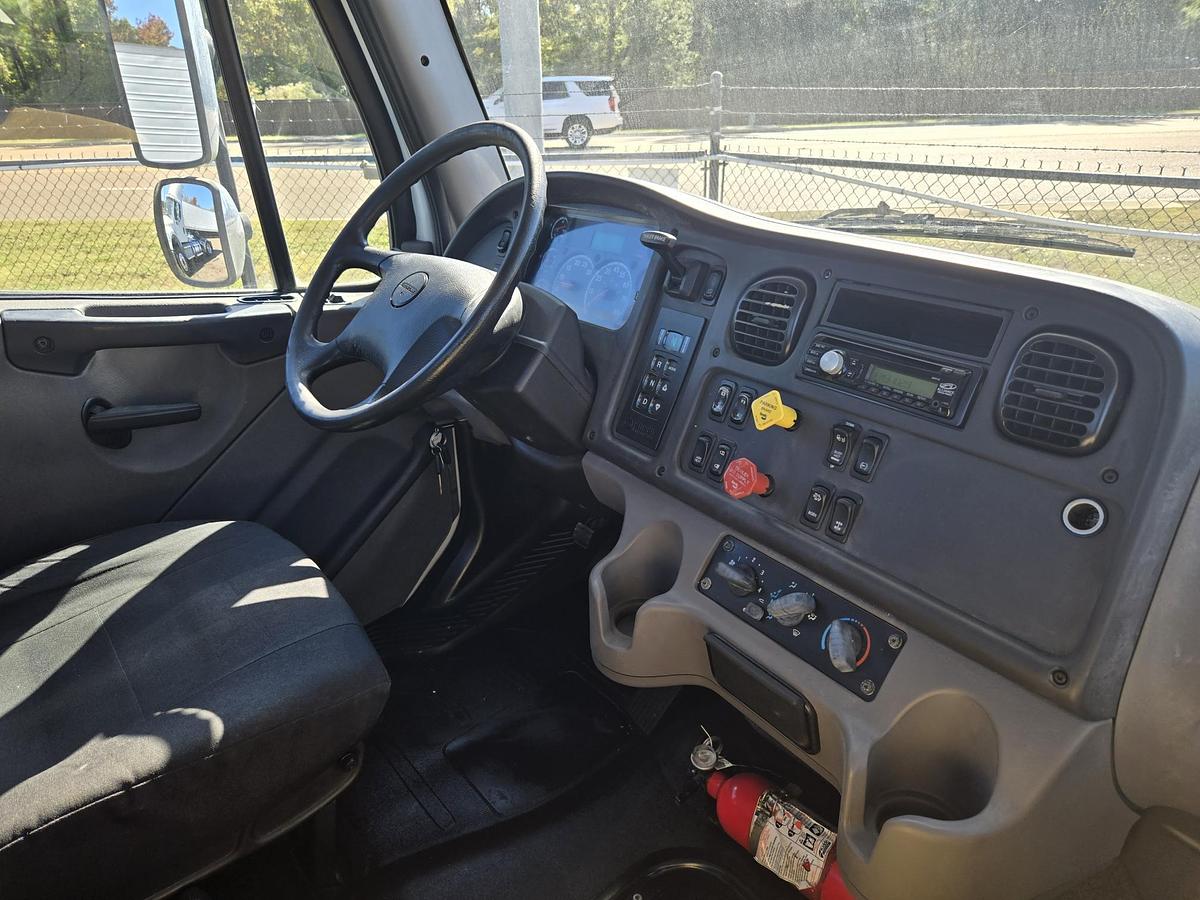 Used 2020 FREIGHTLINER M2 106