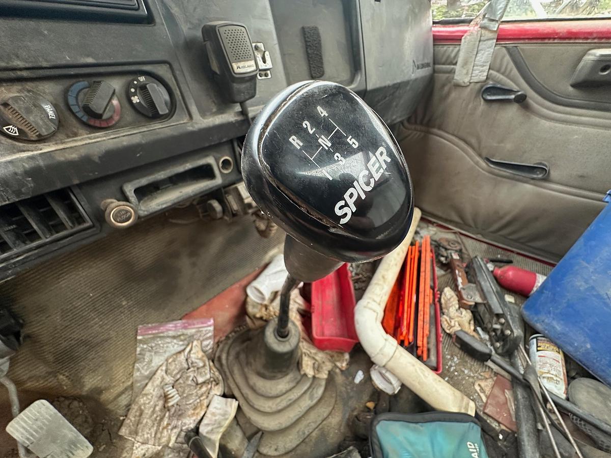 Used 2001 INTERNATIONAL 4700 Service Truck