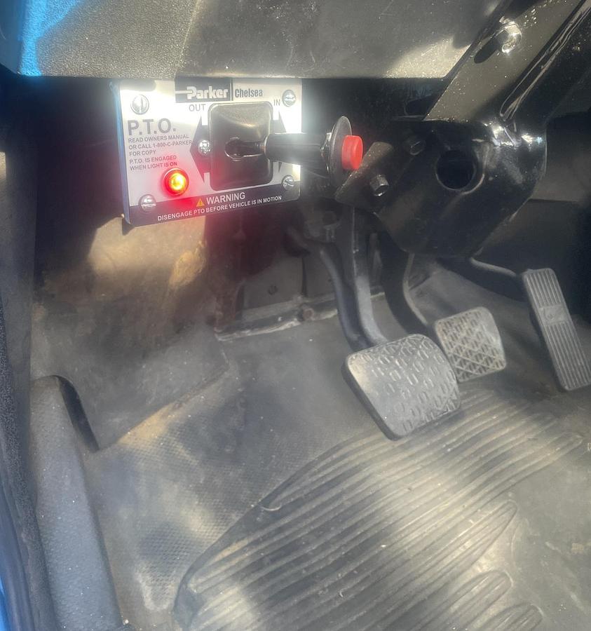 Used 2005 FREIGHTLINER FL70