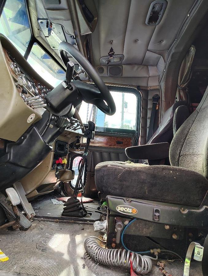 Used 2002 PETERBILT 379