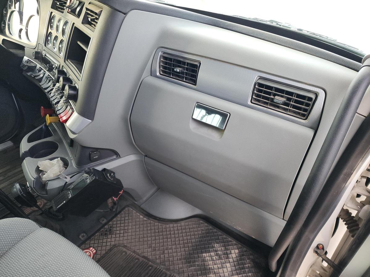 Used 2021 KENWORTH T880