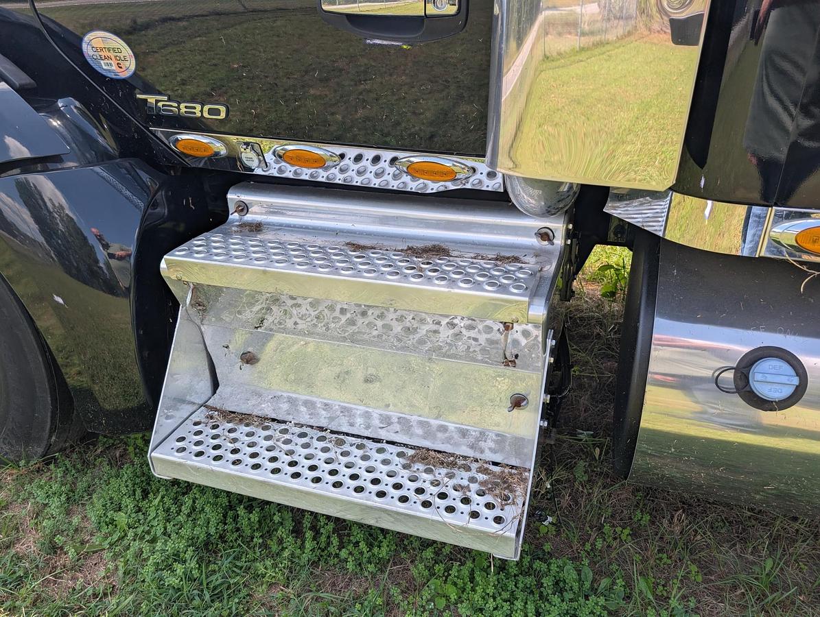 Used 2021 KENWORTH T680