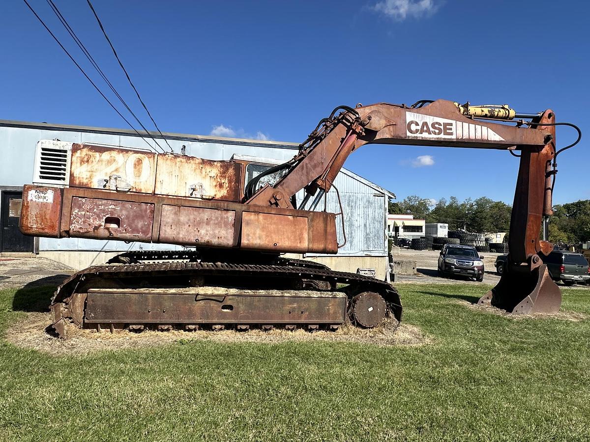 Used 1984 CASE POCLAIN 220CKNA