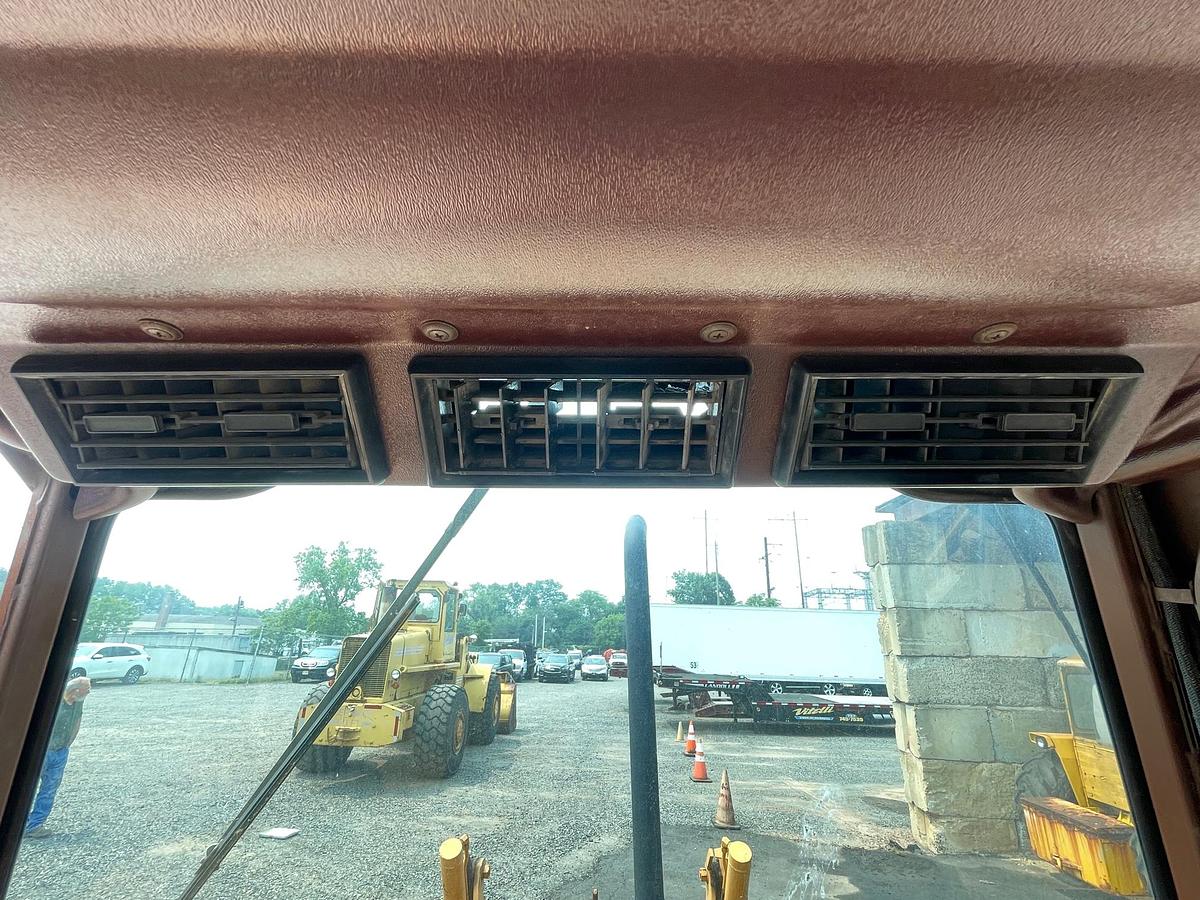 Used 1986 CASE 580E