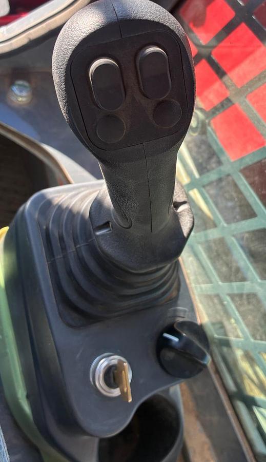 Used 2024 TAKEUCHI tl6r