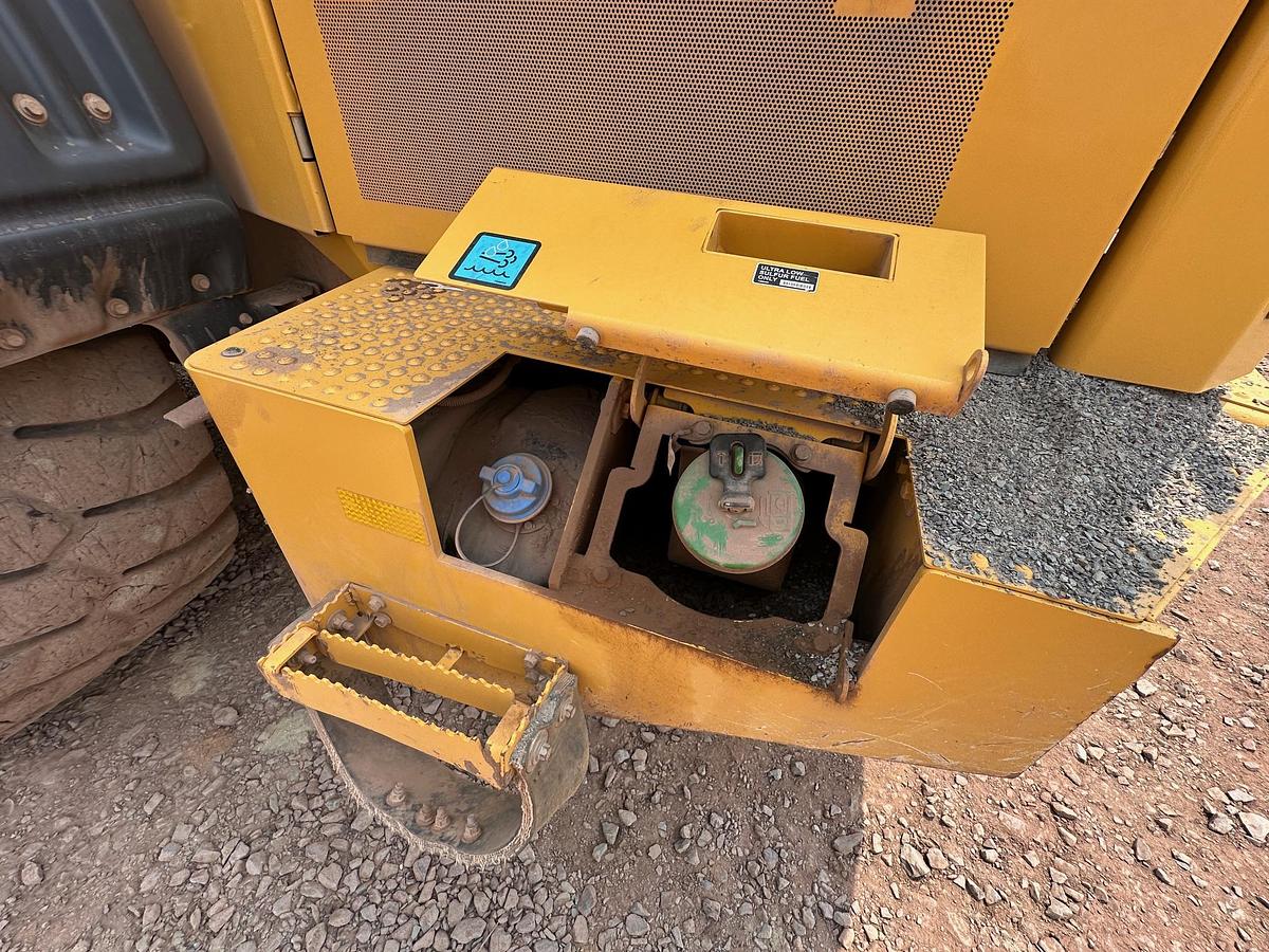 Used 2023 DEERE 744P