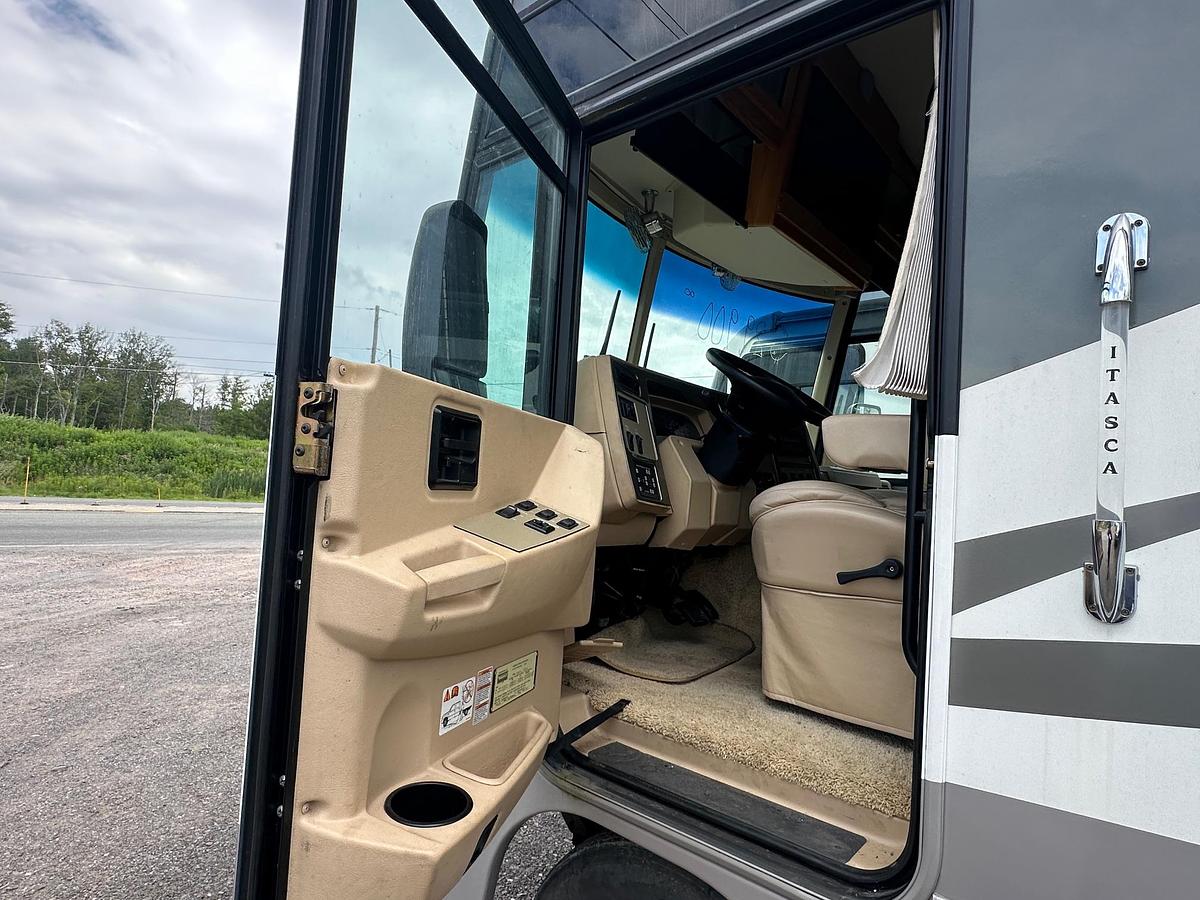 Used 2005 WINNEBAGO Suncruiser