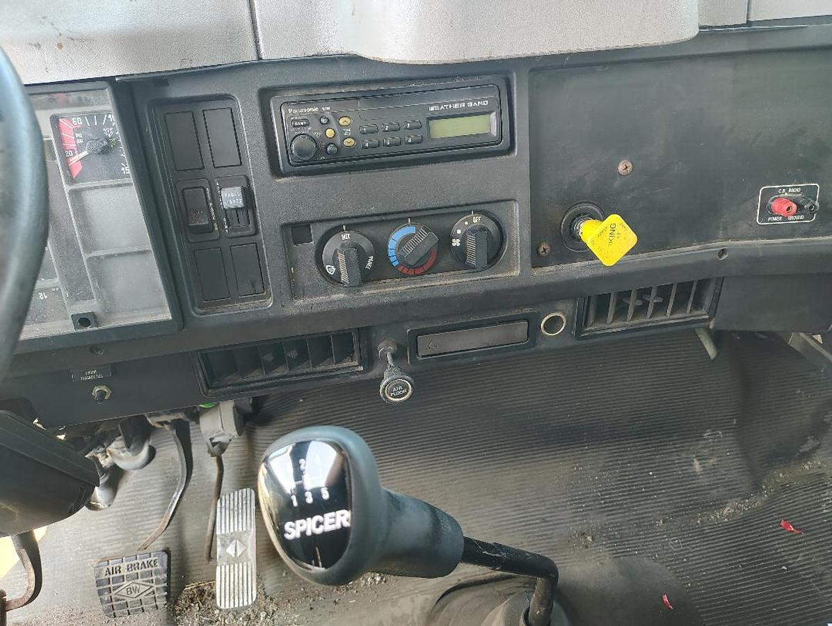 Used 1999 INTERNATIONAL 4700 Low Profile T444E