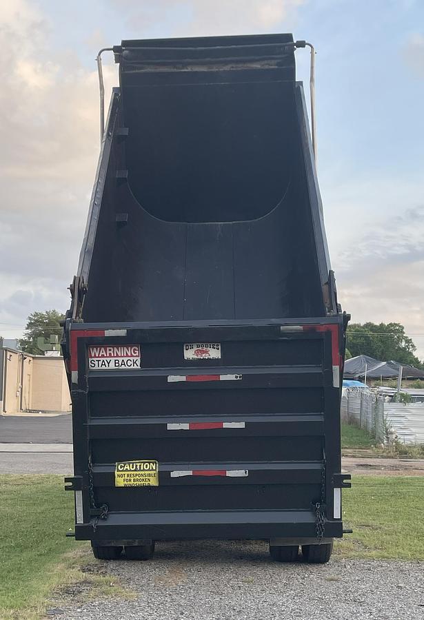 Used 2017 MACK Granite GU713