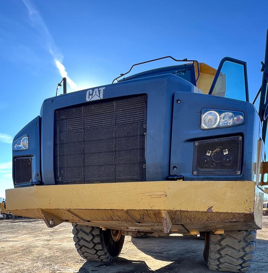 Used 2015 CATERPILLAR 740B