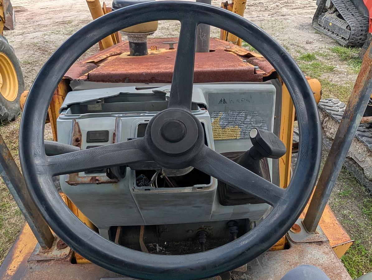 Used 1995 CASE 570LXT