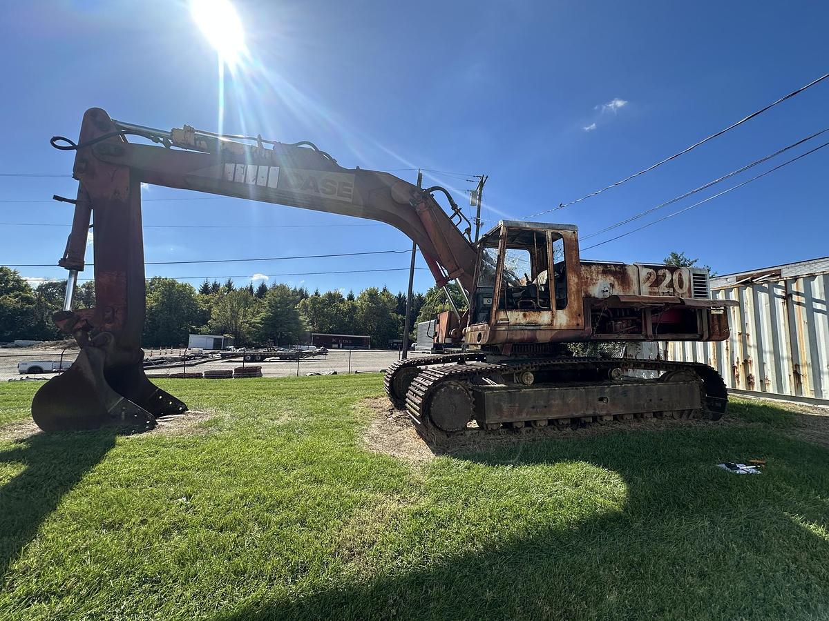 Used 1984 CASE POCLAIN 220CKNA