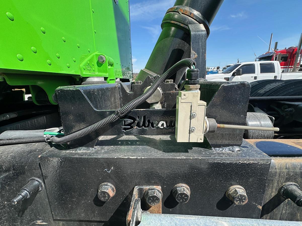 Used 2019 PETERBILT 389 Glider